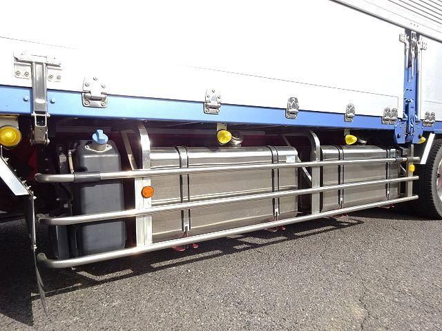 MITSUBISHI FUSOU SUPER GREAT 2015