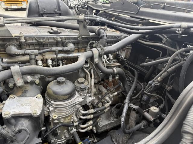 MITSUBISHI FUSOU SUPER GREAT 2012