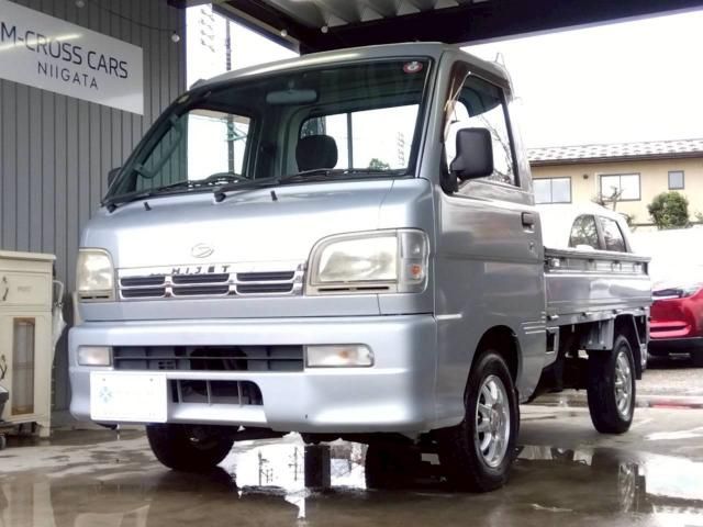 DAIHATSU HIJET truck 4WD 2000