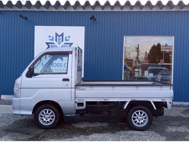DAIHATSU HIJET truck 4WD 2000