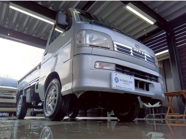DAIHATSU HIJET truck 4WD 2000