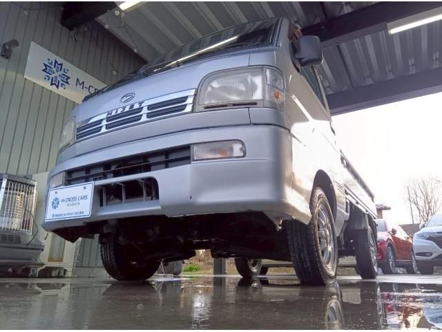 DAIHATSU HIJET truck 4WD 2000
