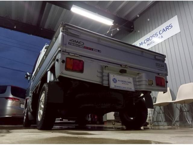 DAIHATSU HIJET truck 4WD 2000