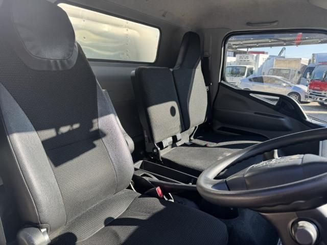 MITSUBISHI CANTER 2021