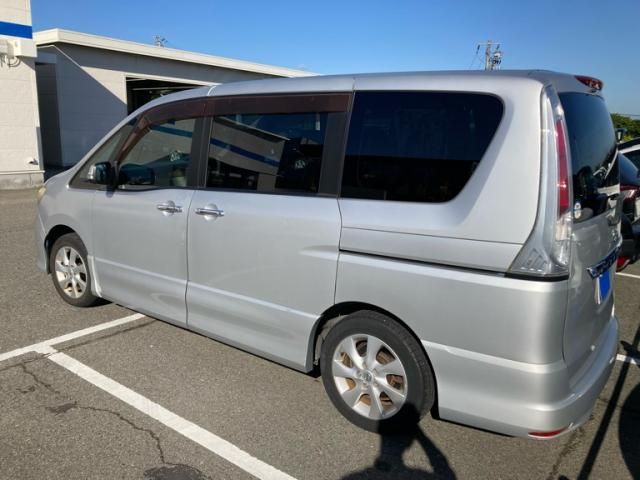 NISSAN SERENA  WG 2011
