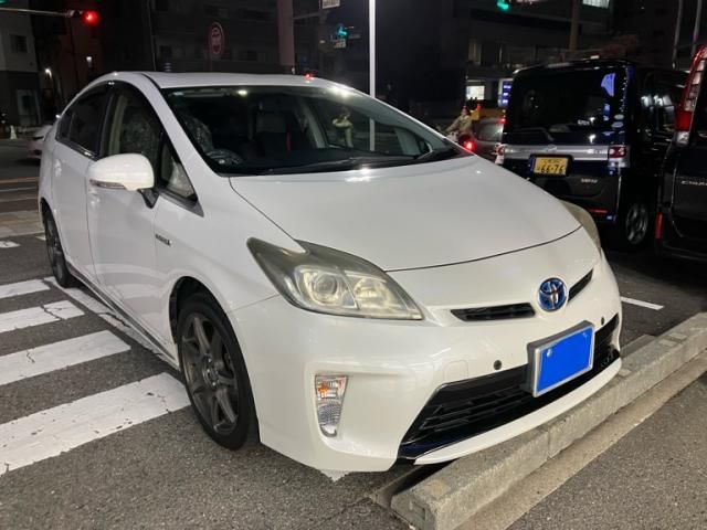 TOYOTA PRIUS 2012