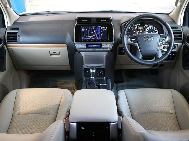 TOYOTA LANDCRUISER PRADO 2022