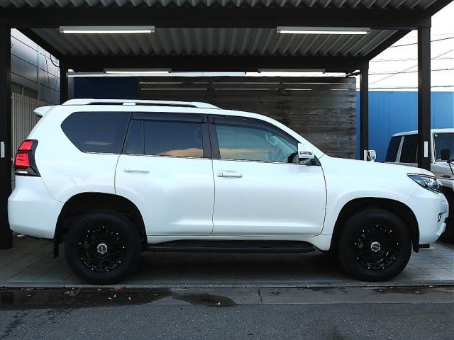 TOYOTA LANDCRUISER PRADO 2022