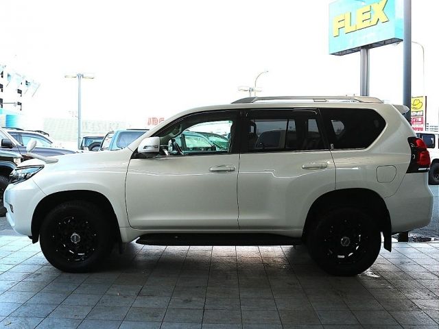 TOYOTA LANDCRUISER PRADO 2022
