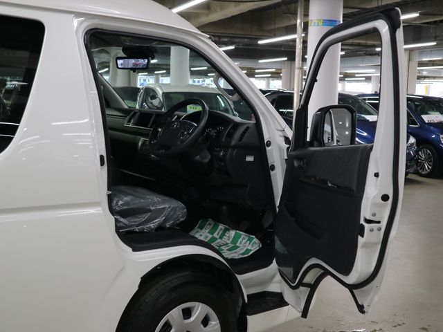 TOYOTA HIACE wagon 2025