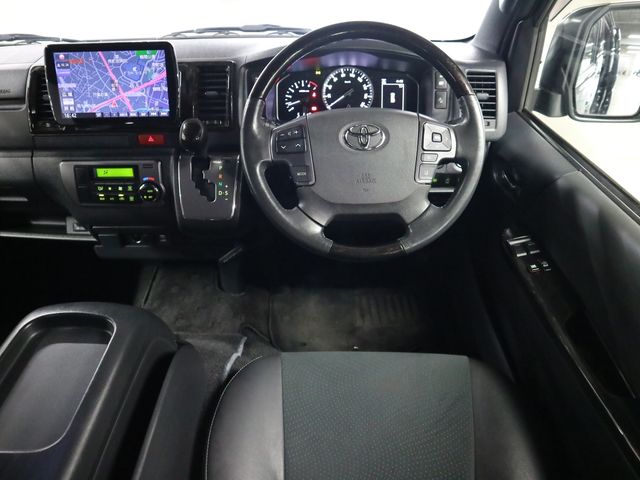 TOYOTA HIACE van 2WD 2022