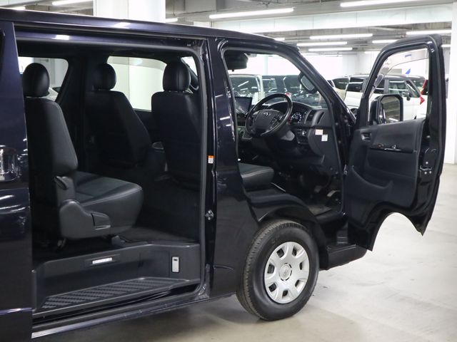TOYOTA HIACE van 2WD 2022