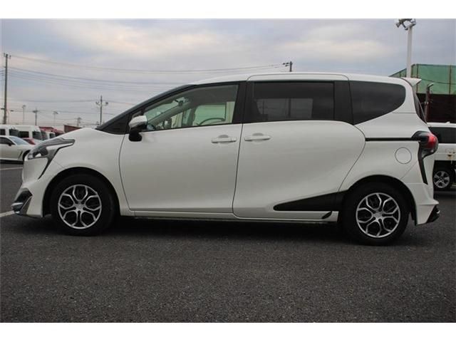 TOYOTA SIENTA 2019