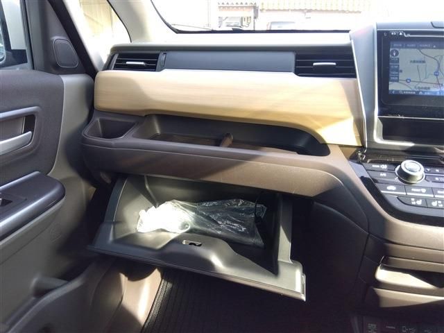 HONDA FREED HYBRID 4WD 2017