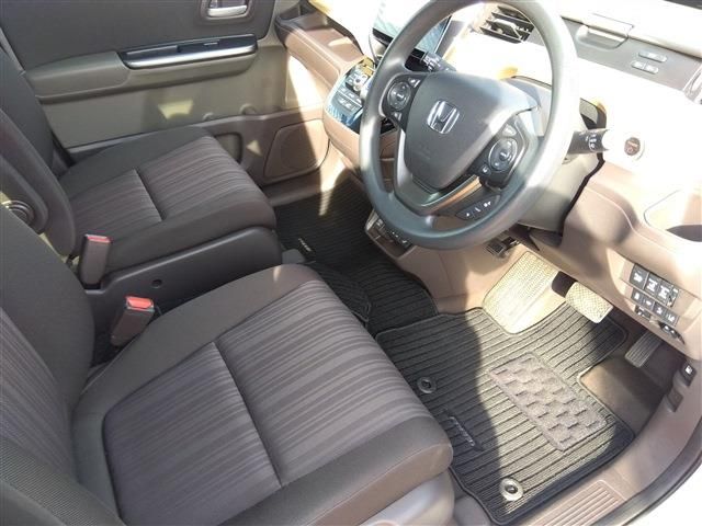 HONDA FREED HYBRID 4WD 2017