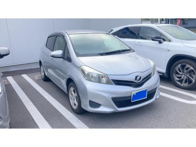 TOYOTA VITZ 2013