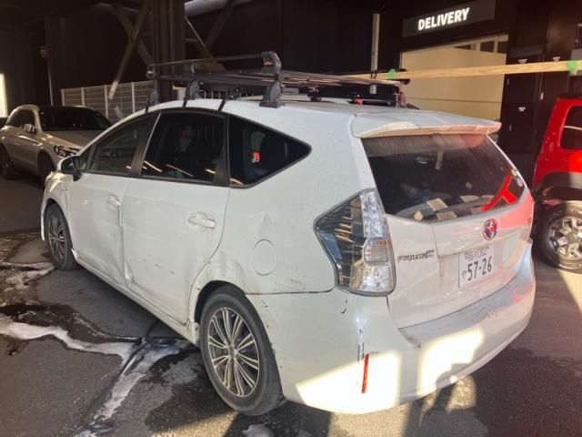 TOYOTA PRIUS Alpha 2013