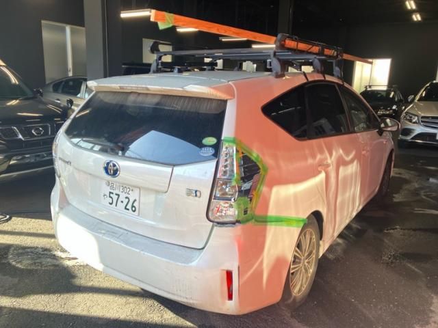 TOYOTA PRIUS Alpha 2013