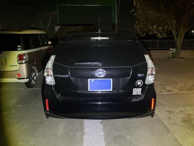 TOYOTA PRIUS Alpha 2011