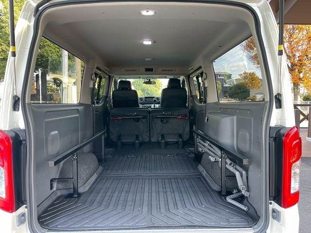 NISSAN NV350 CARAVAN 2018