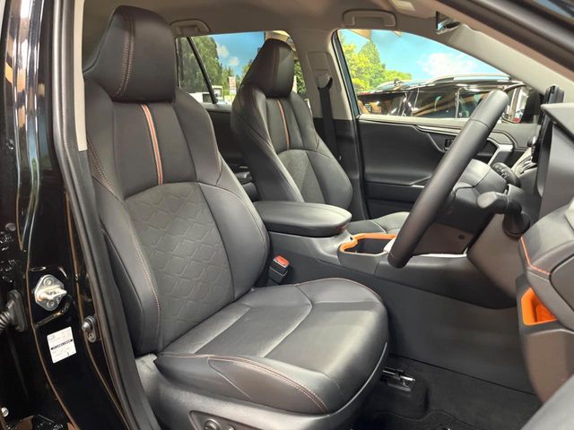 TOYOTA RAV4 4WD 2025