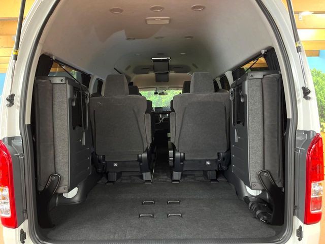 TOYOTA HIACE wagon 4WD 2017