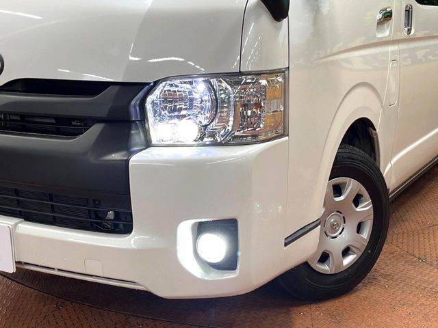 TOYOTA HIACE wagon 4WD 2017