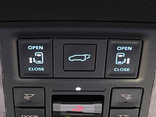 TOYOTA NOAH HYBRID 2023