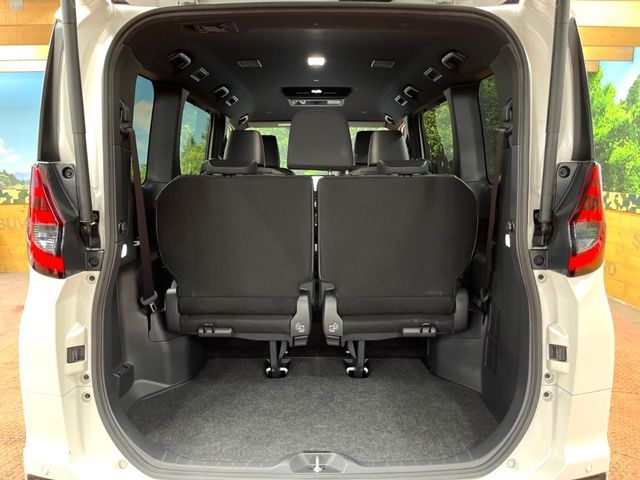 TOYOTA NOAH HYBRID 2023