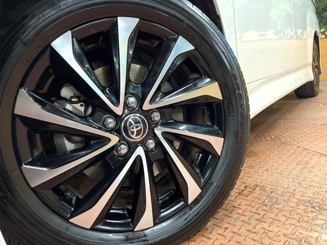 TOYOTA NOAH HYBRID 2023