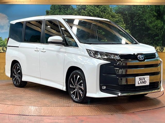 TOYOTA NOAH HYBRID 2023