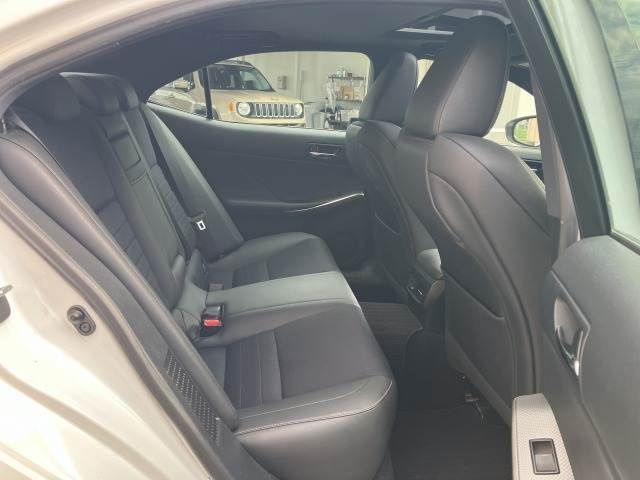 TOYOTA LEXUS IS300h 2015