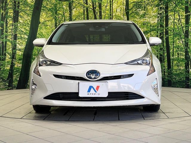 TOYOTA PRIUS 2018