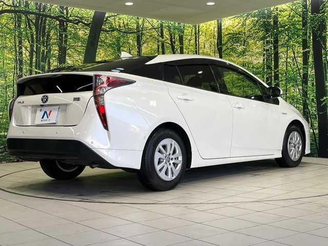 TOYOTA PRIUS 2018