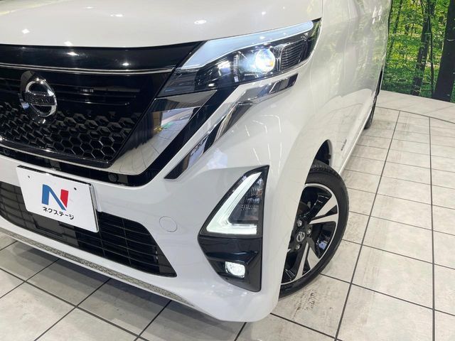 NISSAN ROOX 2023