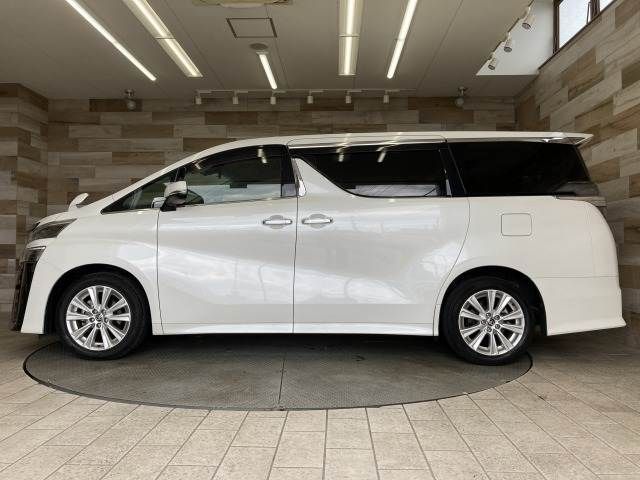 TOYOTA VELLFIRE 2020