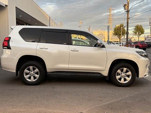 TOYOTA LANDCRUISER PRADO 2018