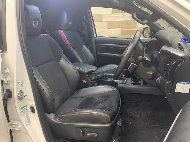 TOYOTA HILUX 4WD 2023