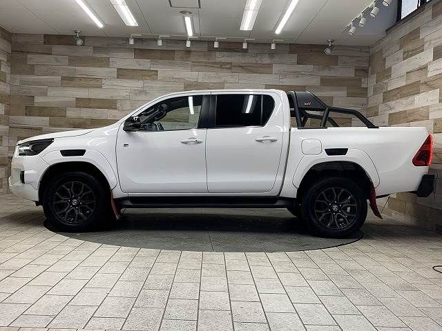 TOYOTA HILUX 4WD 2023