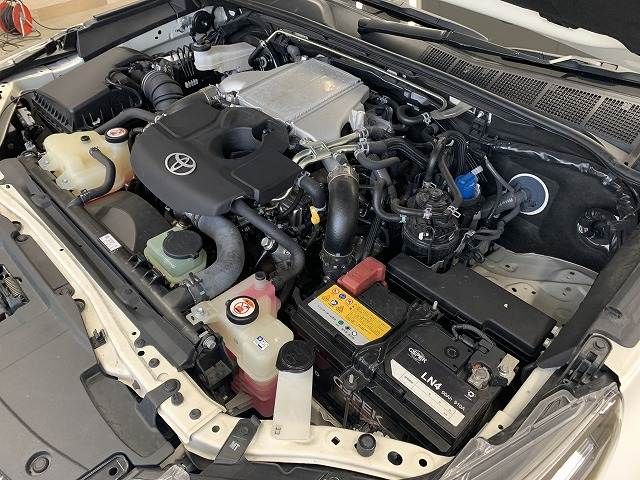 TOYOTA HILUX 4WD 2023