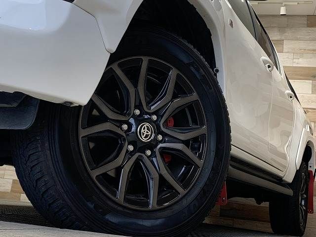 TOYOTA HILUX 4WD 2023