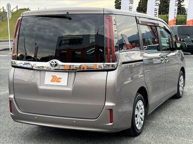 TOYOTA NOAH 2020