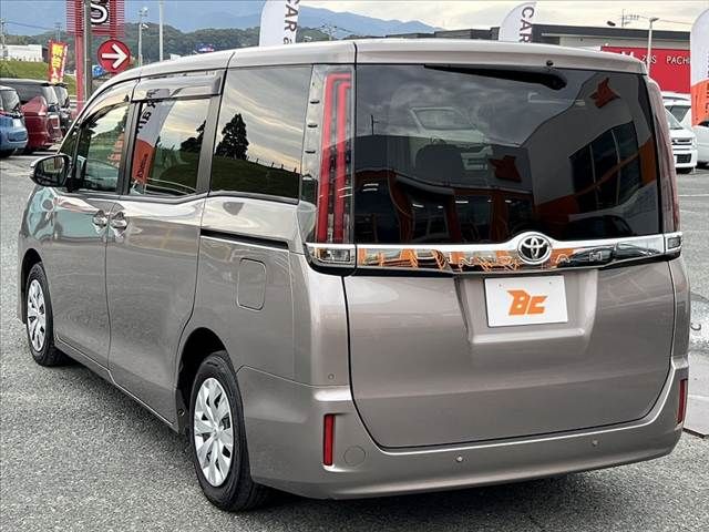 TOYOTA NOAH 2020