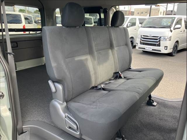 TOYOTA HIACE van 4WD 2025