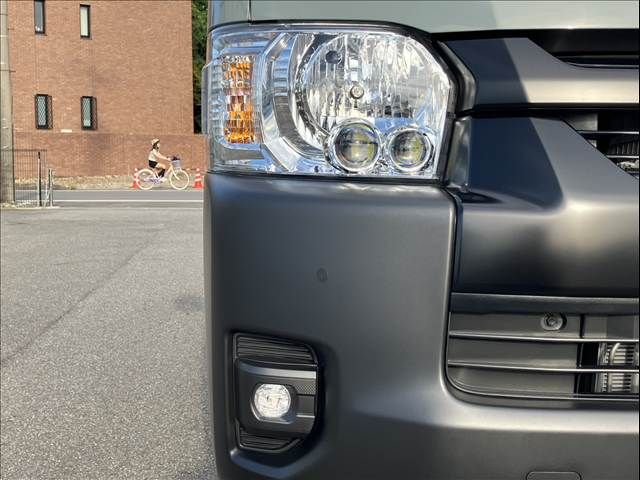 TOYOTA HIACE van 4WD 2025