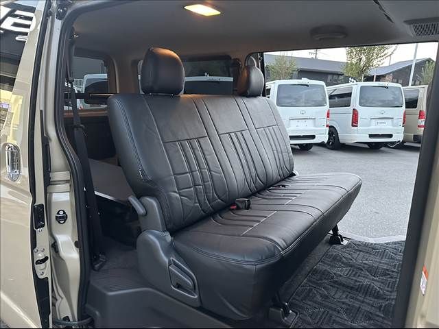 TOYOTA HIACE van 2WD 2025