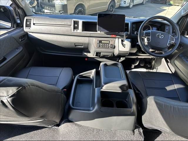 TOYOTA HIACE wagon 2025