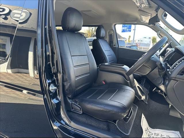 TOYOTA HIACE wagon 2025