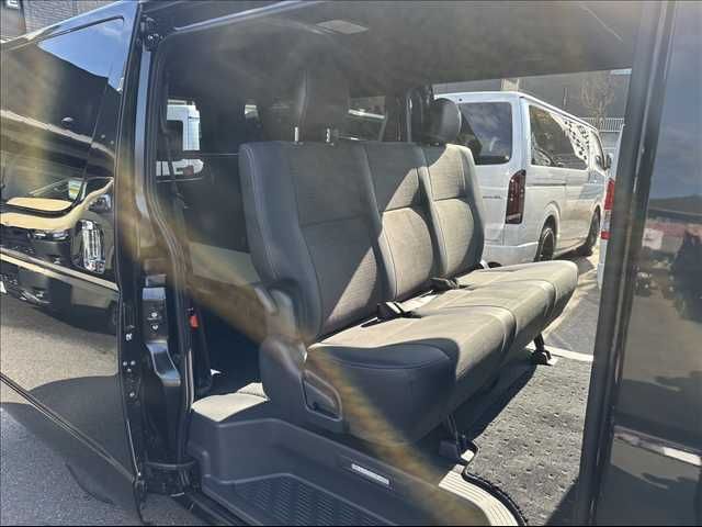 TOYOTA HIACE van 4WD 2025