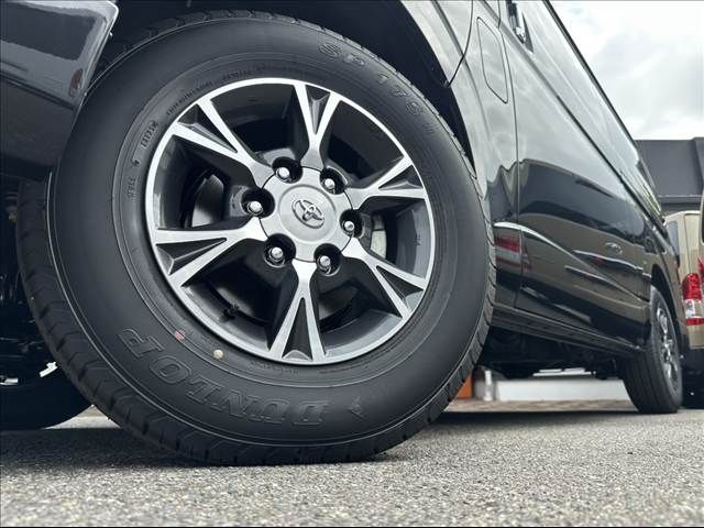 TOYOTA HIACE van 4WD 2025